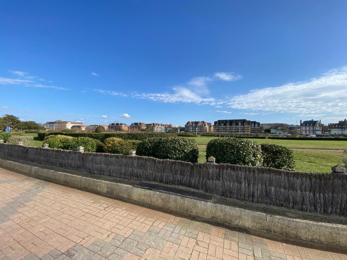 Magnifique Appart Standing Face Mer Centre A Pied Apartment Deauville Bagian luar foto